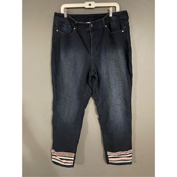 Christopher & Banks Embroidered Jeans Size 16 - Picture 1 of 5
